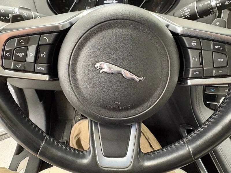 2020 Jaguar F-Pace - Image 14 of 19