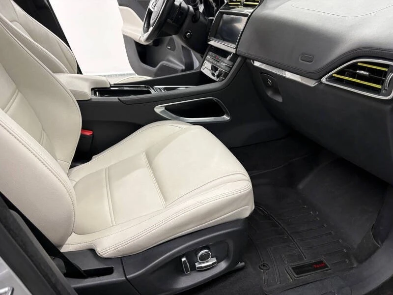 2020 Jaguar F-Pace - Image 13 of 20