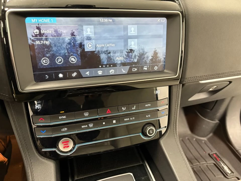 2020 Jaguar F-Pace - Image 17 of 20