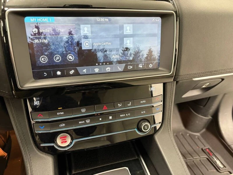 2020 Jaguar F-Pace - Image 17 of 20