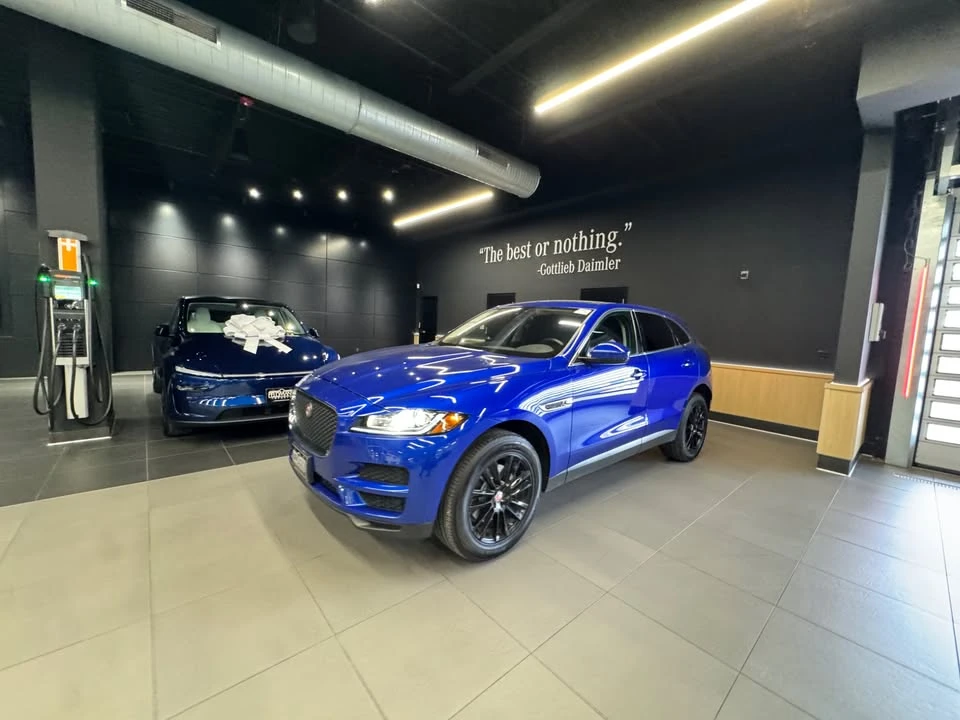 2020 Jaguar F-Pace - Image 15 of 17