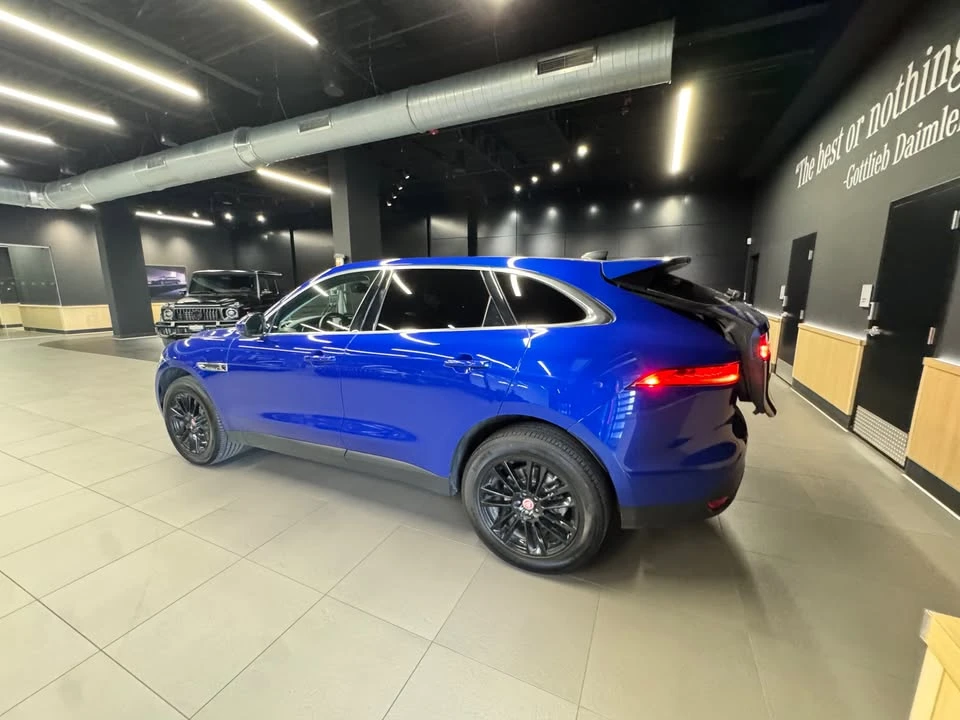 2020 Jaguar F-Pace - Image 9 of 17