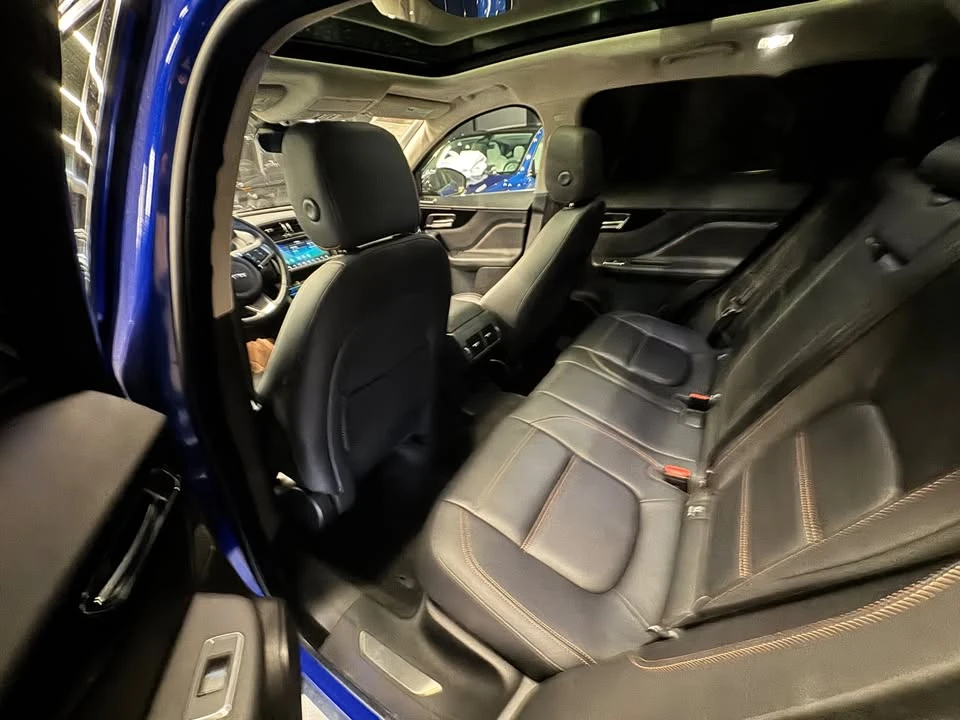 2020 Jaguar F-Pace - Image 11 of 17