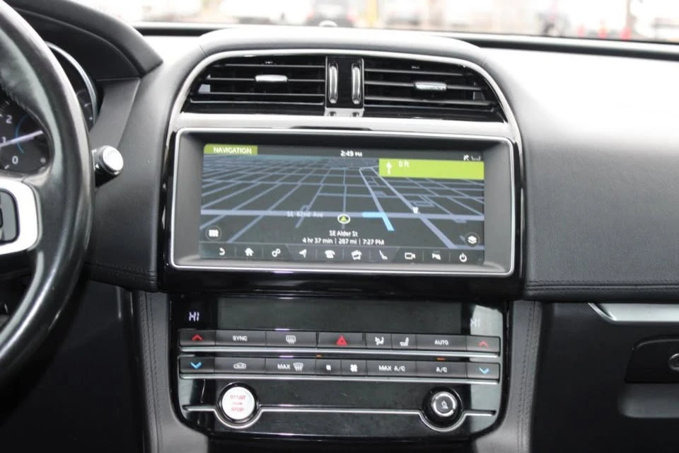 2020 Jaguar F-Pace - Image 11 of 17