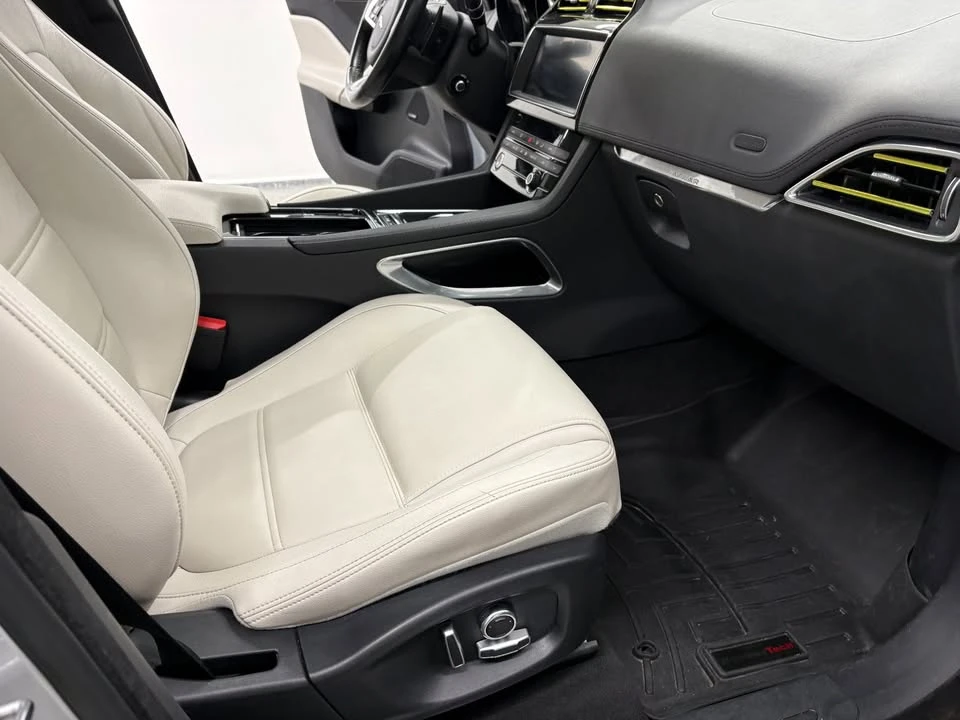 2020 Jaguar F-Pace - Image 13 of 20