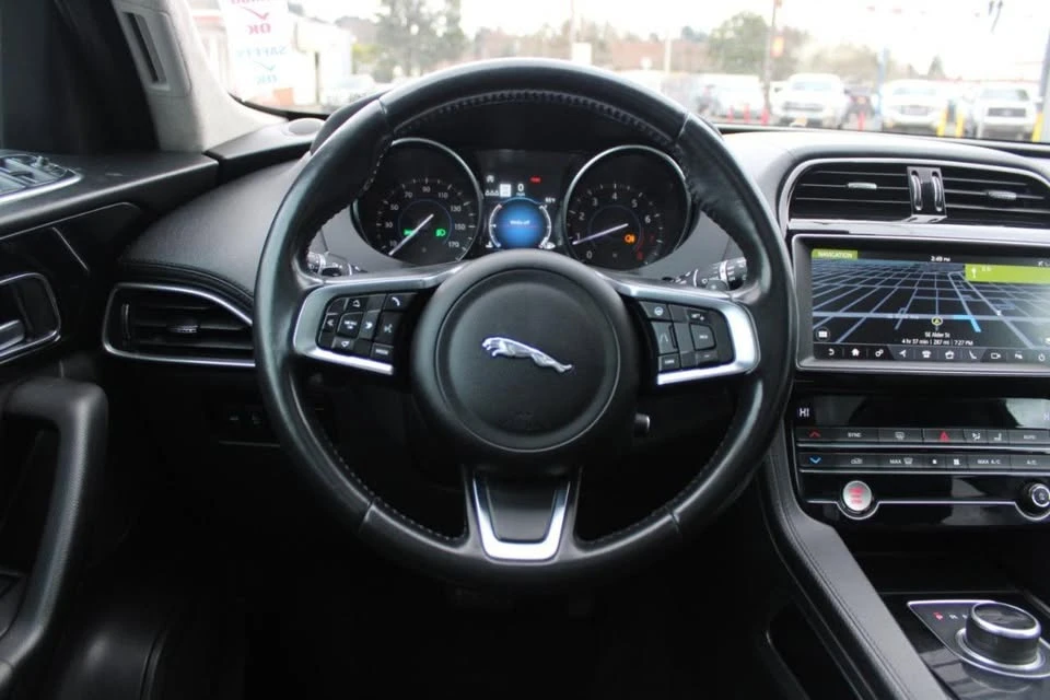 2020 Jaguar F-Pace - Image 9 of 17
