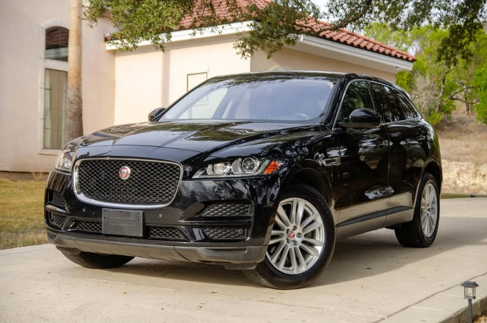 2020 Jaguar F-Pace - Image 2 of 19