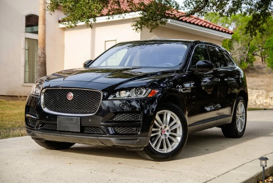 2020 Jaguar F-Pace - Image 3 of 15
