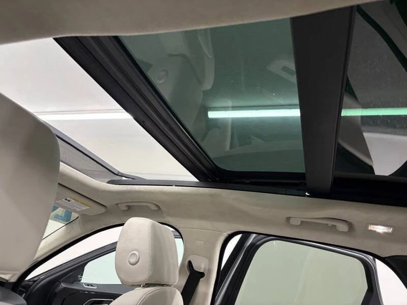 2020 Jaguar F-Pace - Image 17 of 20