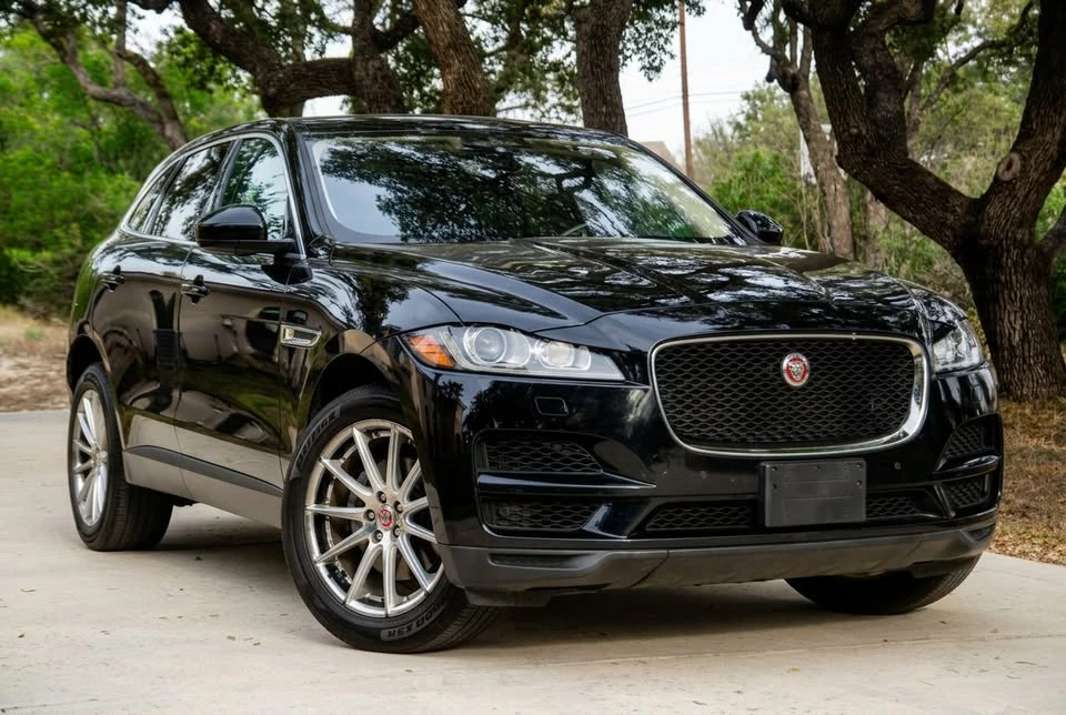 2020 Jaguar F-Pace - Image 3 of 15