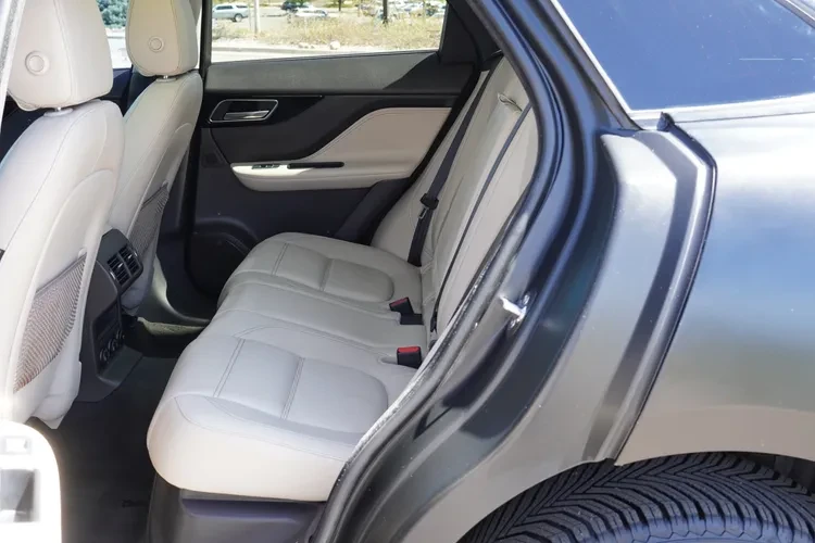 2020 Jaguar F-Pace - Image 8 of 16