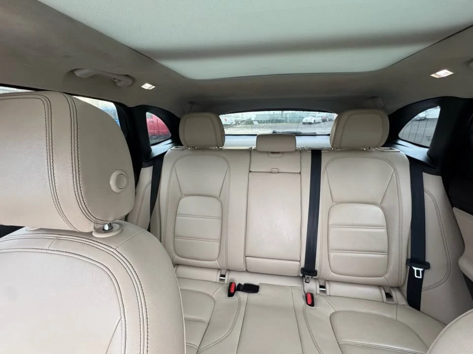 2020 Jaguar F-Pace - Image 16 of 20