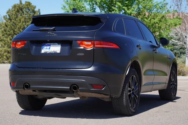 2020 Jaguar F-Pace - Image 4 of 16