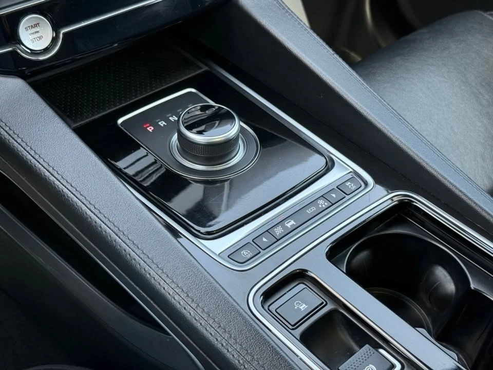 2020 Jaguar F-Pace - Image 8 of 12