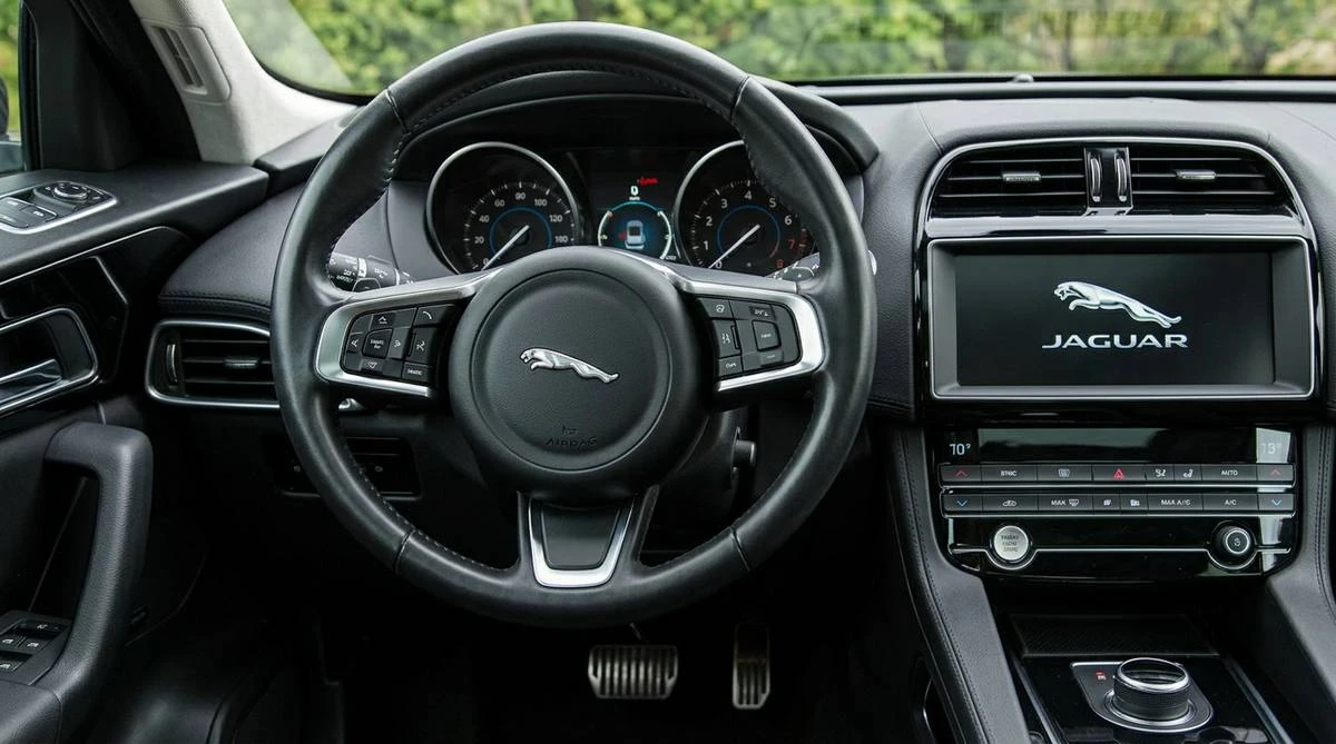 2020 Jaguar F-Pace - Image 12 of 14
