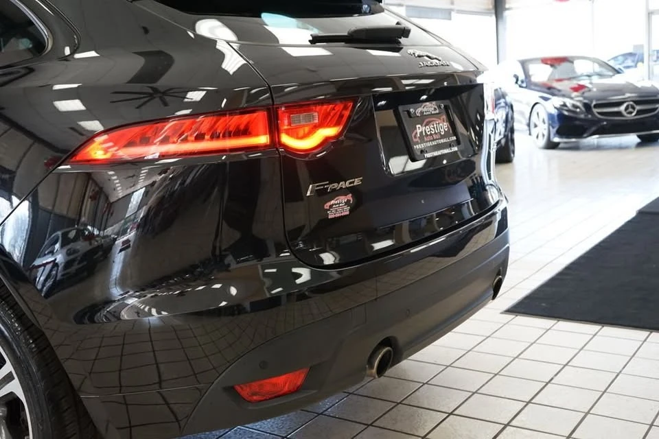 2020 Jaguar F-Pace - Image 13 of 21