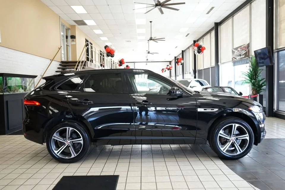 2020 Jaguar F-Pace - Image 16 of 21