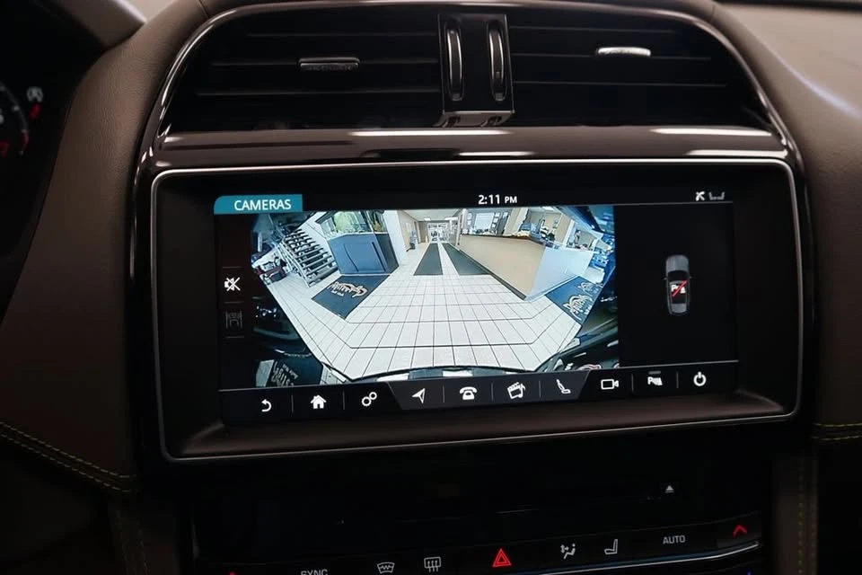 2020 Jaguar F-Pace - Image 7 of 21