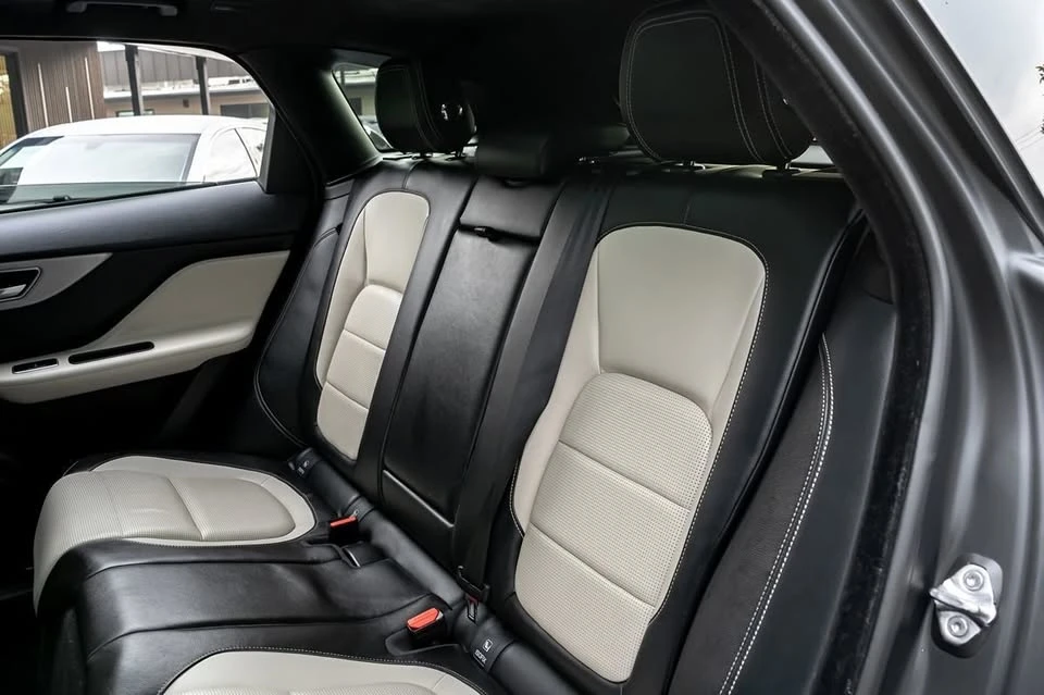 2020 Jaguar F-Pace - Image 10 of 15
