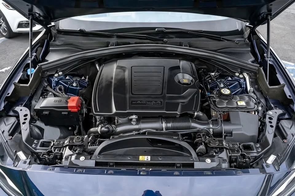 2020 Jaguar F-Pace - Image 8 of 15