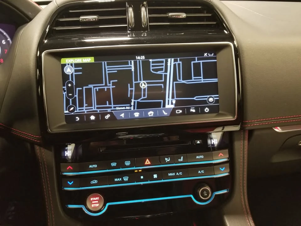 2020 Jaguar F-Pace - Image 14 of 20