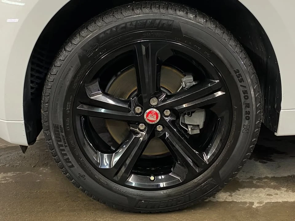 2020 Jaguar F-Pace - Image 8 of 19