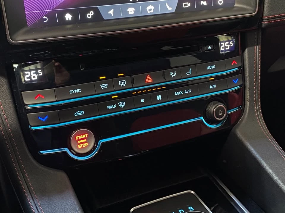 2020 Jaguar F-Pace - Image 18 of 19