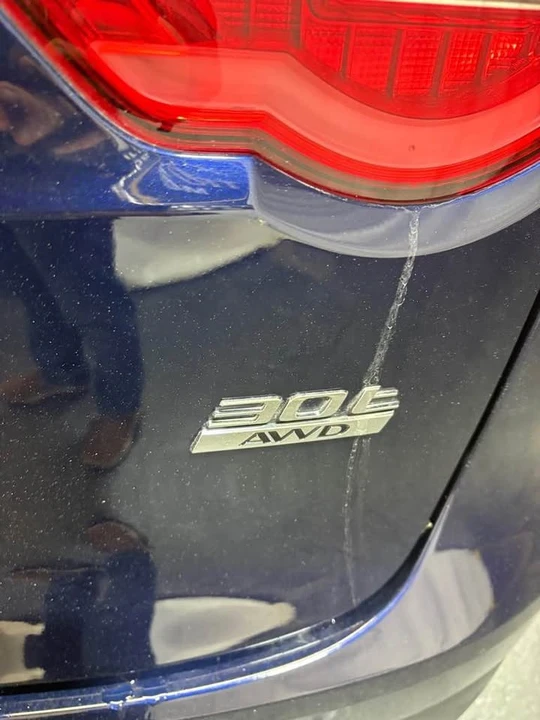 2020 Jaguar F-Pace - Image 17 of 18