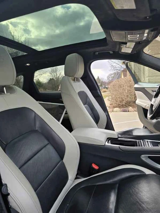 2020 Jaguar F-Pace - Image 5 of 8