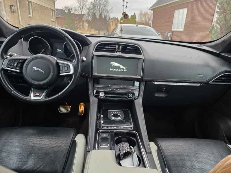 2020 Jaguar F-Pace - Image 7 of 8