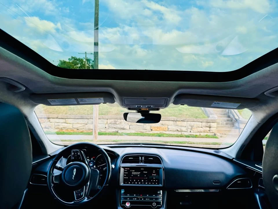 2020 Jaguar F-Pace - Image 13 of 14
