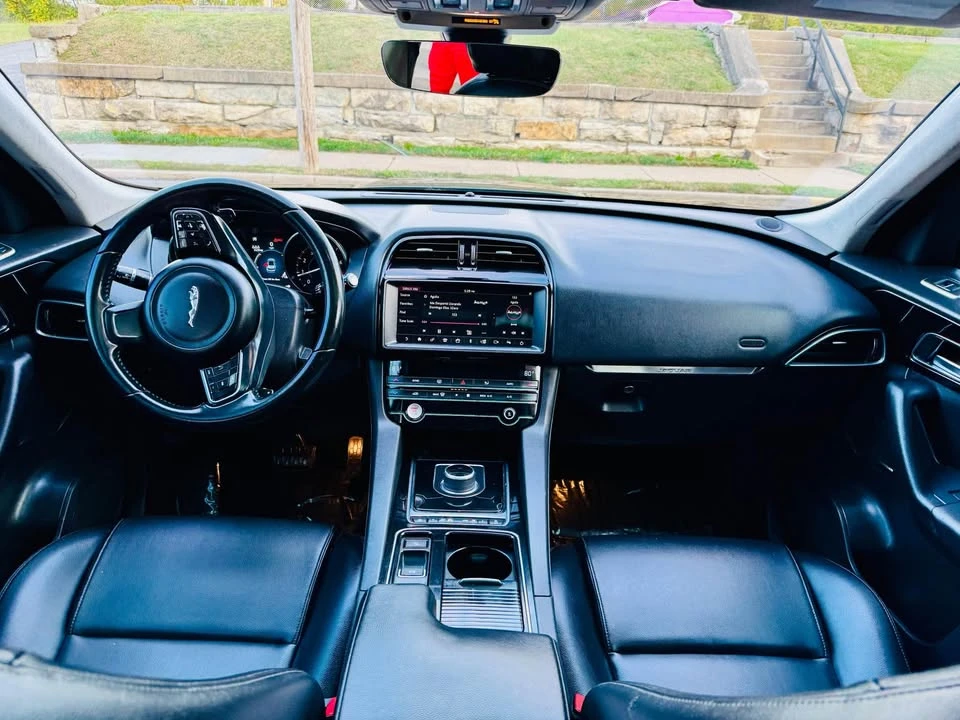 2020 Jaguar F-Pace - Image 7 of 14