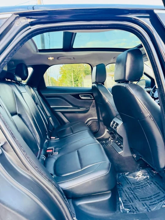 2020 Jaguar F-Pace - Image 8 of 14