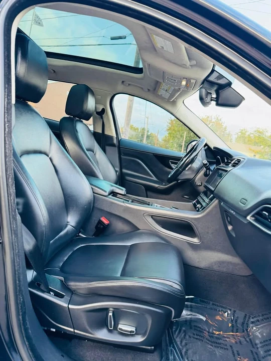 2020 Jaguar F-Pace - Image 9 of 14