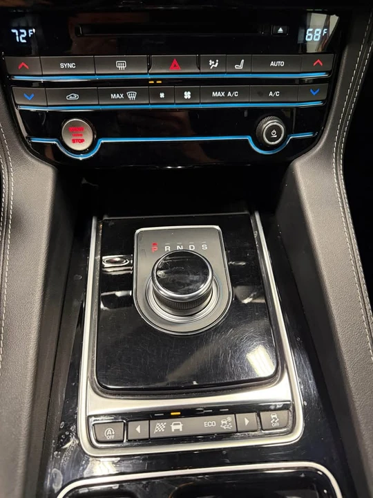2020 Jaguar F-Pace - Image 14 of 20