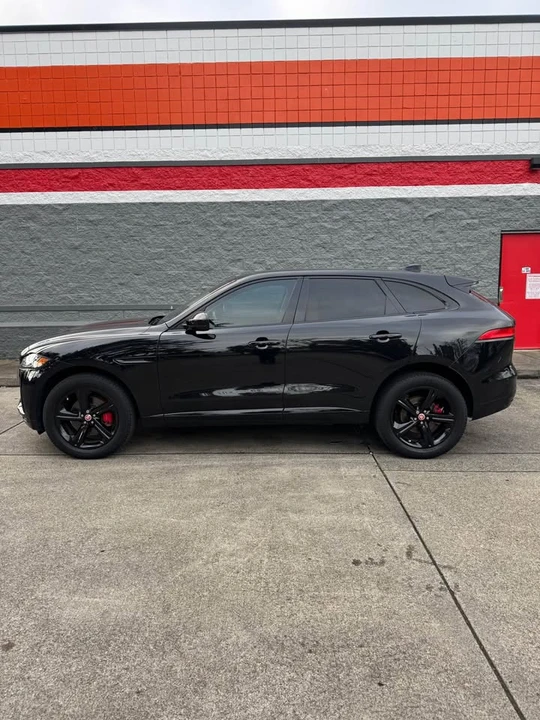 2020 Jaguar F-Pace - Image 4 of 13