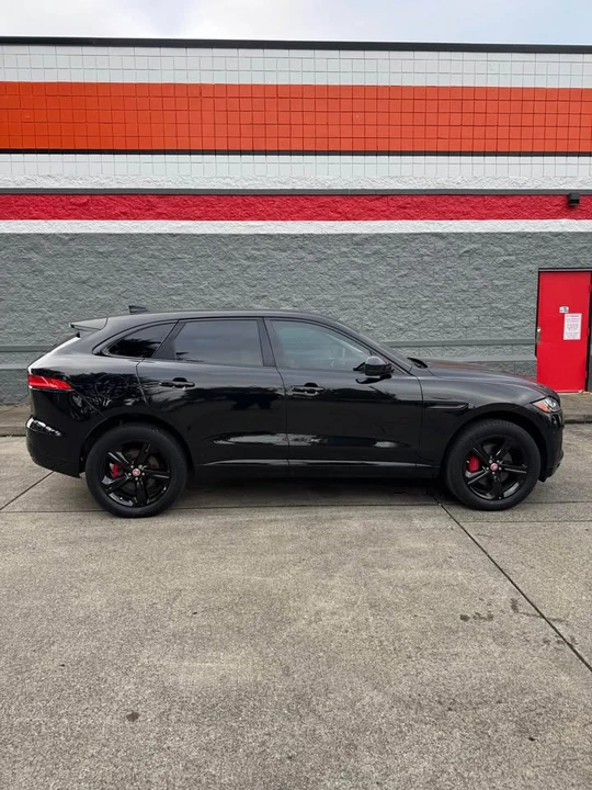 2020 Jaguar F-Pace - Image 3 of 13