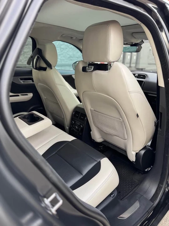 2020 Jaguar F-Pace - Image 8 of 13