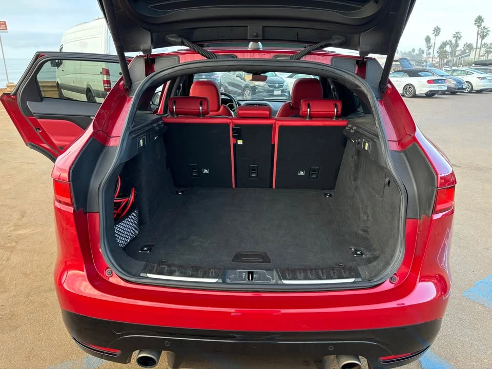 2020 Jaguar F-Pace - Image 5 of 10