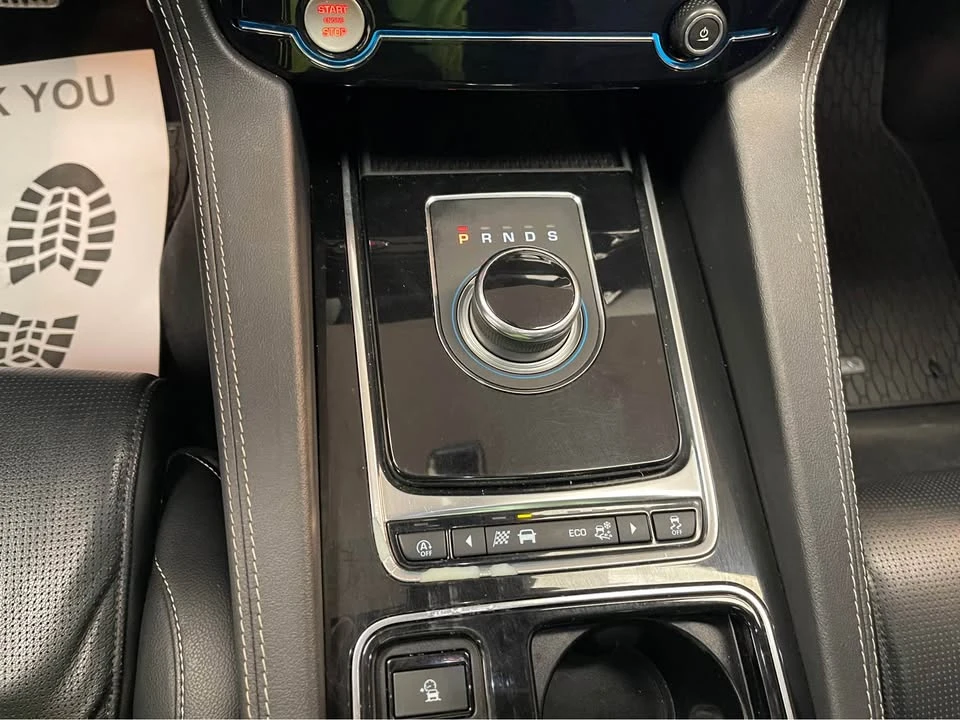 2020 Jaguar F-Pace - Image 14 of 17