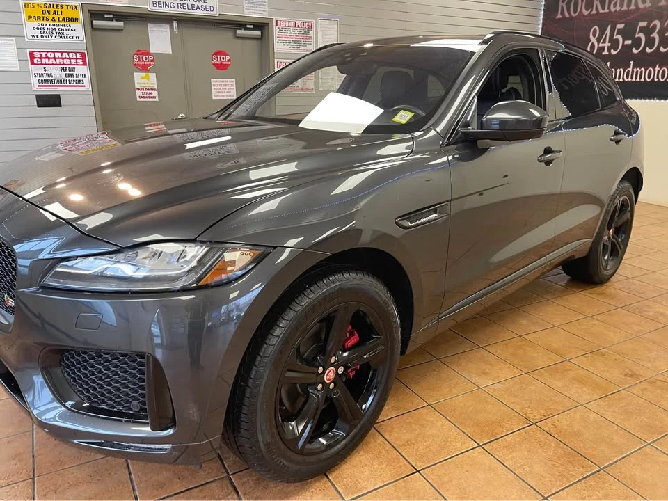2020 Jaguar F-Pace - Image 4 of 17