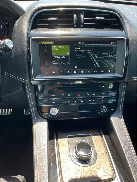 2020 Jaguar F-Pace - Image 11 of 19