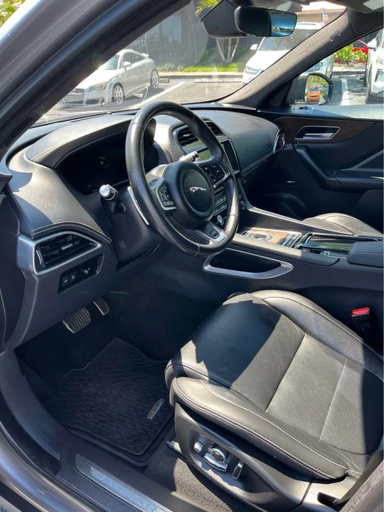 2020 Jaguar F-Pace - Image 10 of 19