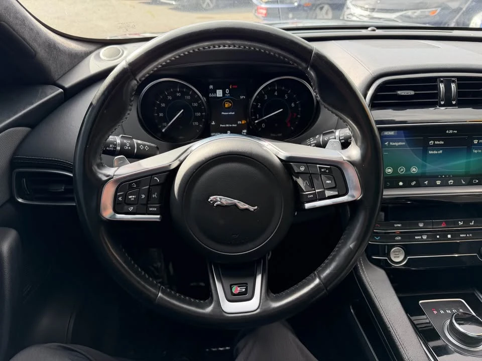 2020 Jaguar F-Pace - Image 5 of 13