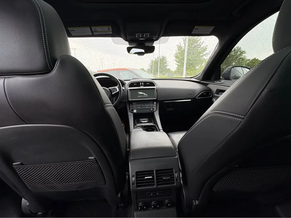 2020 Jaguar F-Pace - Image 10 of 11