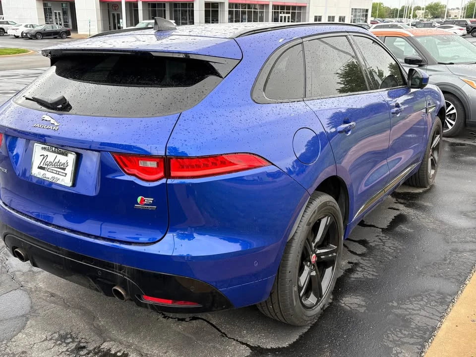 2020 Jaguar F-Pace - Image 5 of 11