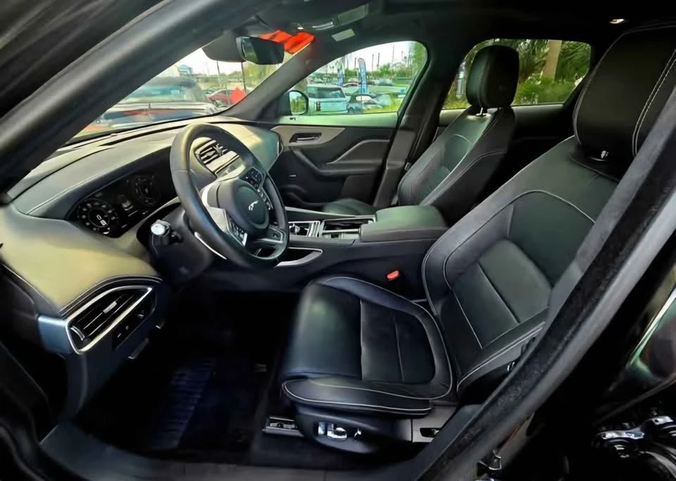 2020 Jaguar F-Pace - Image 8 of 15