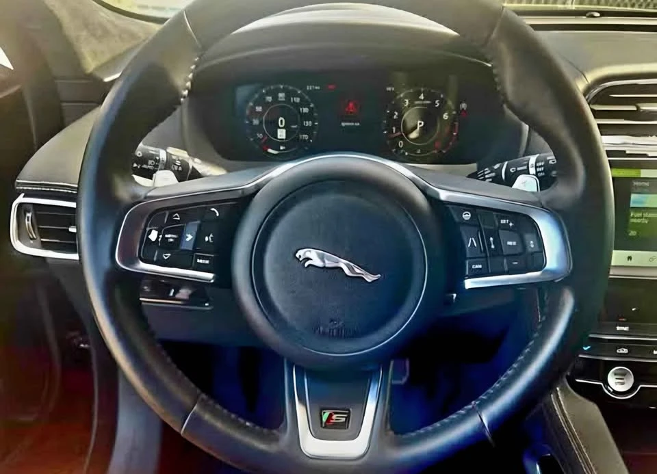 2020 Jaguar F-Pace - Image 14 of 15