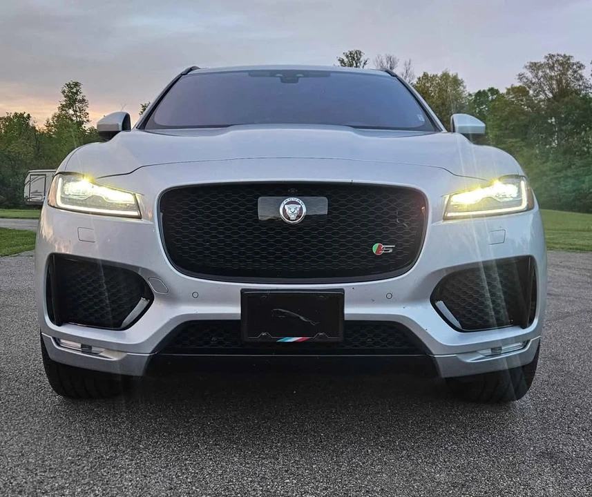 2020 Jaguar F-Pace - Image 2 of 12