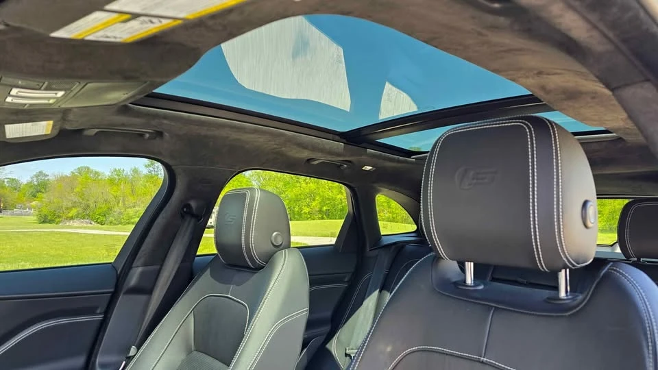 2020 Jaguar F-Pace - Image 11 of 12